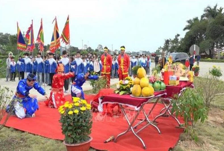 Tai hien le thuong neu ngay Tet tai Thanh nha Ho min - Tái hiện lễ thượng nêu ngày Tết tại Thành nhà Hồ