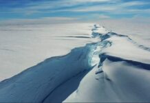 Tảng băng Chasm-1 rộng 1.550 km2 tách hoàn toàn khỏi thềm băng Brunt ở Nam Cực ngày 22/1.