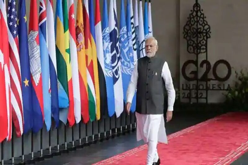 Thủ tướng Ấn Độ Narendra Modi trên thảm đỏ của Hội nghị Thượng đỉnh G20 tại Nusa Dua, Bali, Indonesia.