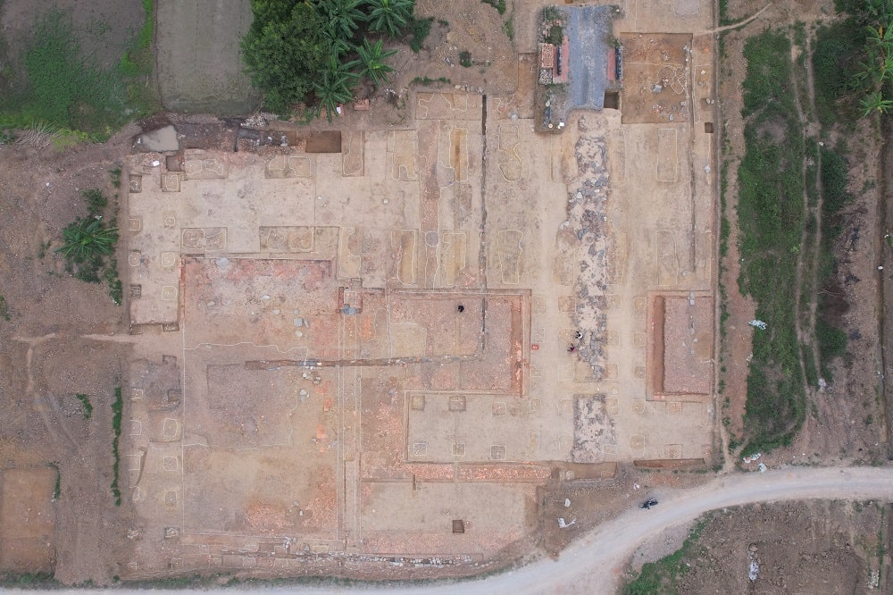 Toàn cảnh khu khai quật có diện tích lớn nhất trong lịch sử khảo cổ học Việt Nam.