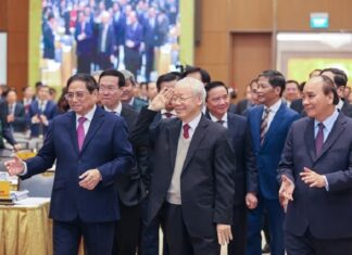 Tổng Bí thư Nguyễn Phú Trọng, Chủ tịch nước Nguyễn Xuân Phúc dự hội nghị Chính phủ với các địa phương.