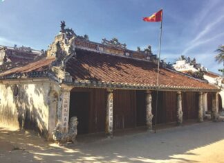 “Uyển chuyển” với đình làng… – Tác giả: Hoàng Thụy Anh “Uyển chuyển” với đình làng… - Tác giả: Hoàng Thụy Anh