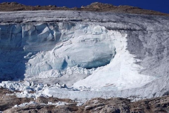 Ảnh chụp nơi từng xảy ra vụ sập sông băng gây chết người trên dãy núi Alps của Ý ngày 5-7-2022 