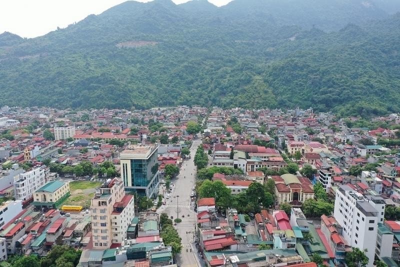 Phát triển đô thị phải đồng bộ, đảm bảo bền vững; hài hòa với cảnh quan, môi trường, không gian thiên nhiên và bản sắc văn hóa đặc trưng của tỉnh Hà Giang