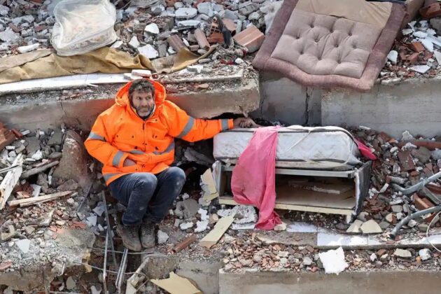 3 min 16 630x420 - Thảm họa động đất Thổ Nhĩ Kỳ - Syria: Hơn 15.000 người chết, 23 triệu người bị ảnh hưởng