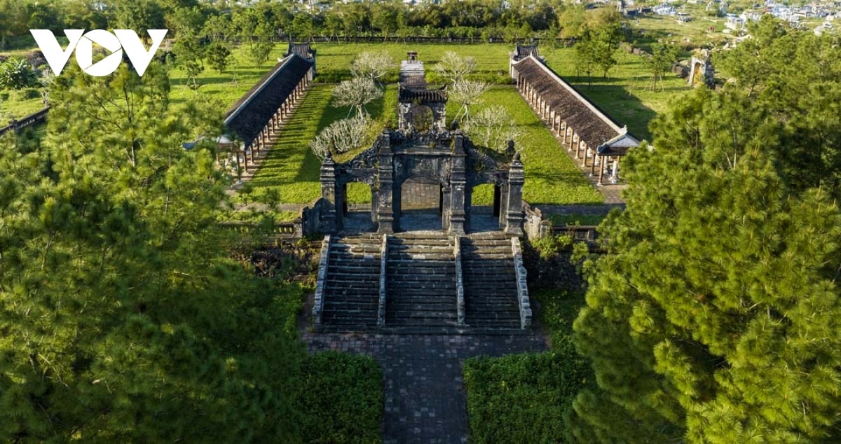 Văn Thánh Huế nhìn từ trên cao. Văn Thánh Huế nhìn từ trên cao.