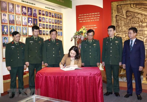 6 min 32 605x420 - Quyền Chủ tịch nước Võ Thị Ánh Xuân thăm Học viện Biên phòng