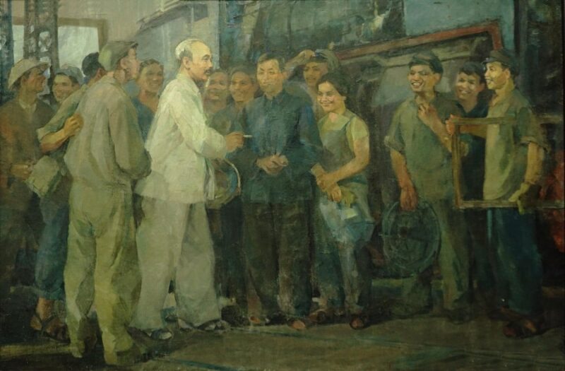 Bac Ho voi cong nhan xe lua Gia Lam min 800x525 - Tư tưởng Hồ Chí Minh về Đảng ta “là đạo đức, là văn minh” - Giá trị vận dụng trong xây dựng, chỉnh đốn Đảng hiện nay