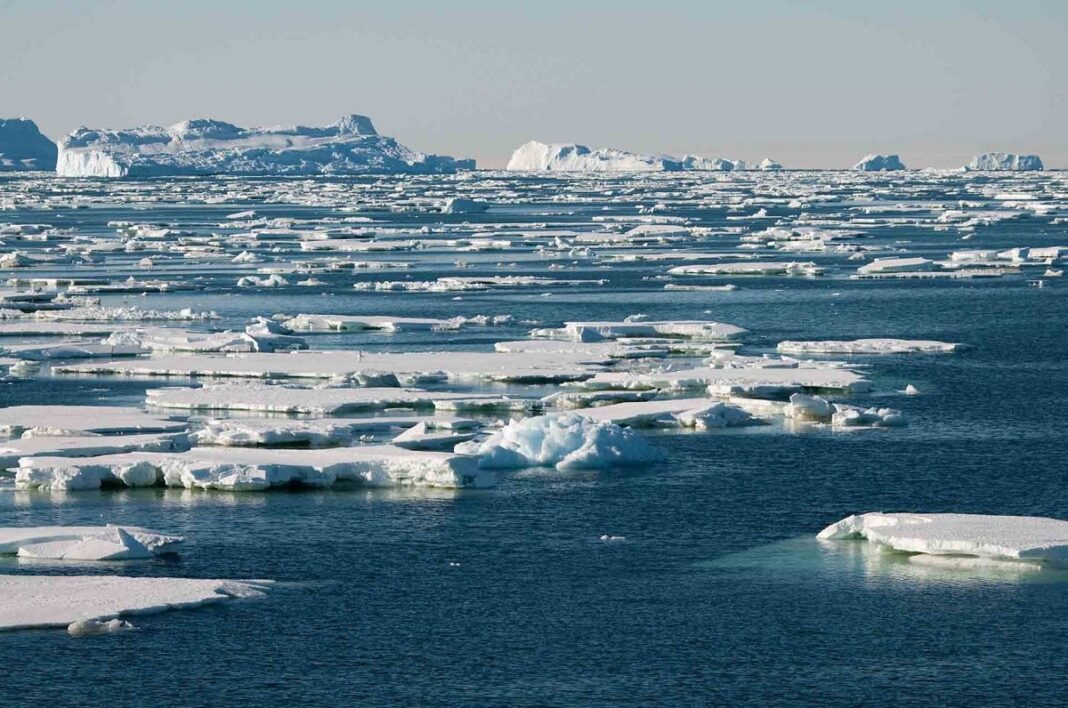 Nam Cực - 'Lục địa trắng' đang bị tổn thương