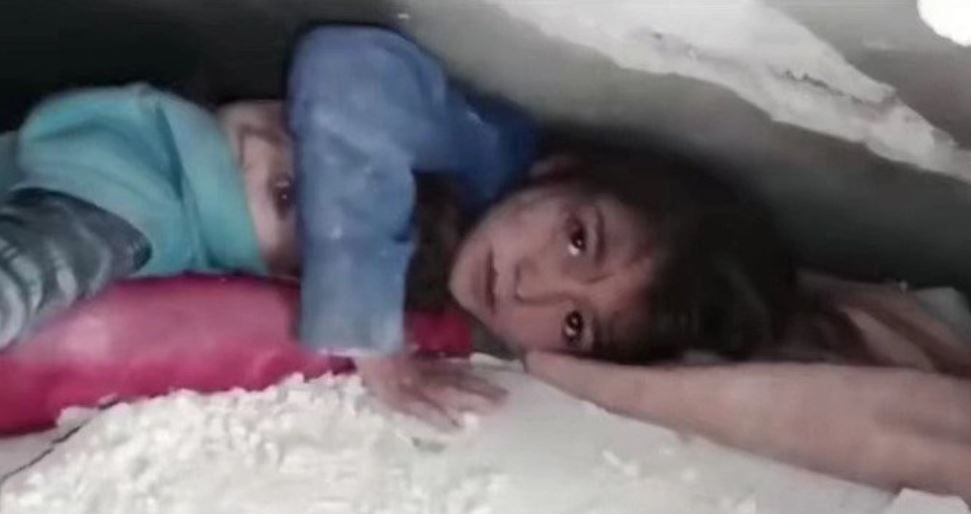 Be gai Mariam min - Tổng giám đốc WHO cảm phục bé gái Syria che chắn cho em trai 36 giờ