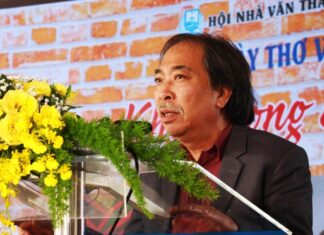 Chủ tịch Hội Nhà văn Việt Nam Nguyễn Quang Thiều trong Ngày thơ tại TP.HCM.