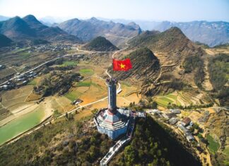Biên giới – Nơi bắt đầu Tổ quốc – Tác giả: Nguyễn Trung Thành Biên giới – Nơi bắt đầu Tổ quốc - Tác giả: Nguyễn Trung Thành