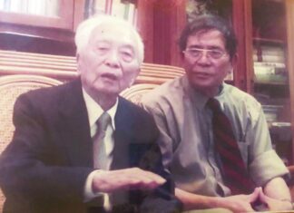 Đại tướng Võ Nguyên Giáp và nhà văn Lê Lựu.