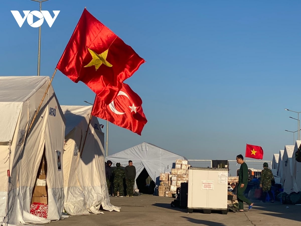 Khu lan trai cua doan cuu ho Viet Nam min - Cứu hộ nạn nhân động đất ở Thổ Nhĩ Kỳ: Mệnh lệnh từ trái tim