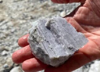 Đột nhiên tìm thấy mỏ lithium khổng lồ, Ấn Độ nghiễm nhiên trở thành 'ông lớn' trong lĩnh vực pin và xe điện