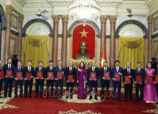 Quyền Chủ tịch nước trao quyết định bổ nhiệm Đại sứ Việt Nam tại nước ngoài
