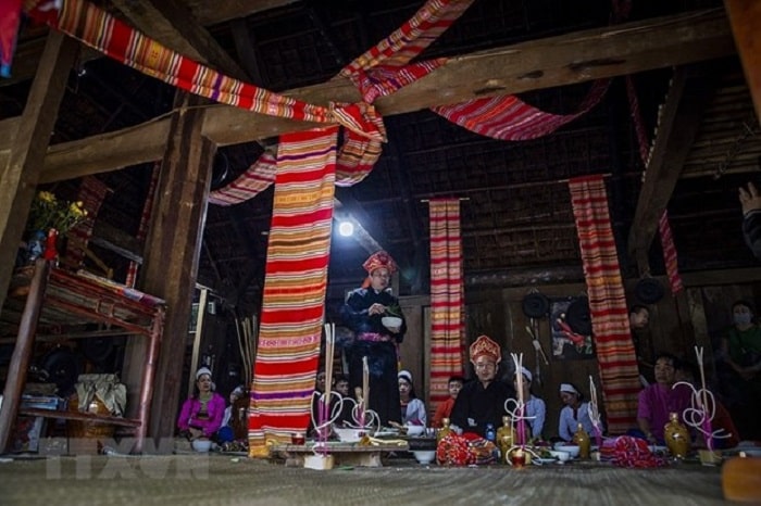 Thay mo min - Mo Mường ở Hà Nội trở thành Di sản văn hóa phi vật thể Quốc gia