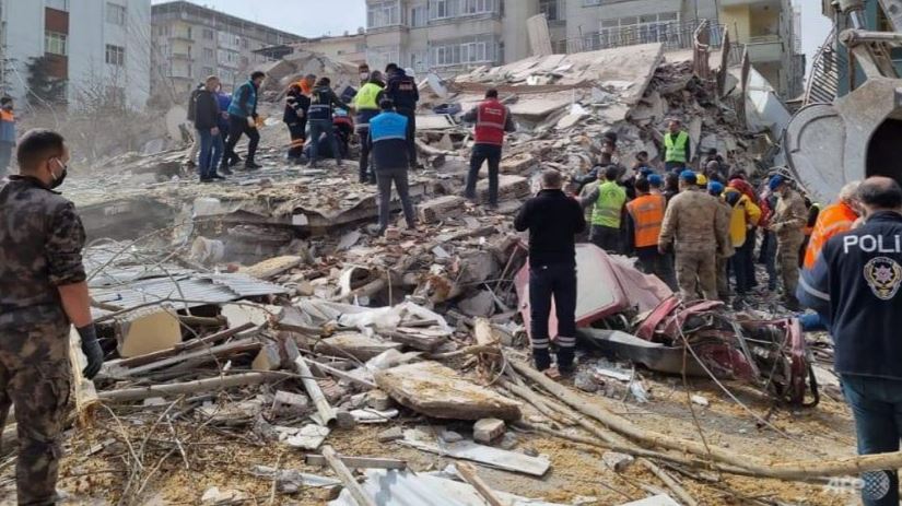Tho Nhi Ky tiep tuc hung chiu dong min - Thổ Nhĩ Kỳ tiếp tục hứng chịu động đất khiến hơn 100 người thương vong