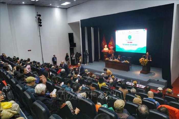 Tọa đàm "Thơ hiện nay với hôm nay"