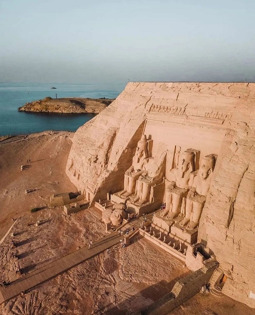 1 min 53 - Ai Cập: Xẻ ngôi đền cổ nặng 16.000 tấn thành 807 tảng đá để di chuyển đến vị trí mới