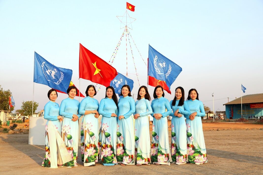 C&aacute;c nữ qu&acirc;n nh&acirc;n đ&atilde; c&oacute; nhiều đ&oacute;ng g&oacute;p t&iacute;ch cực, g&oacute;p phần lan tỏa h&igrave;nh ảnh phụ nữ Việt Nam tới bạn b&egrave; quốc tế v&agrave; người d&acirc;n địa phương