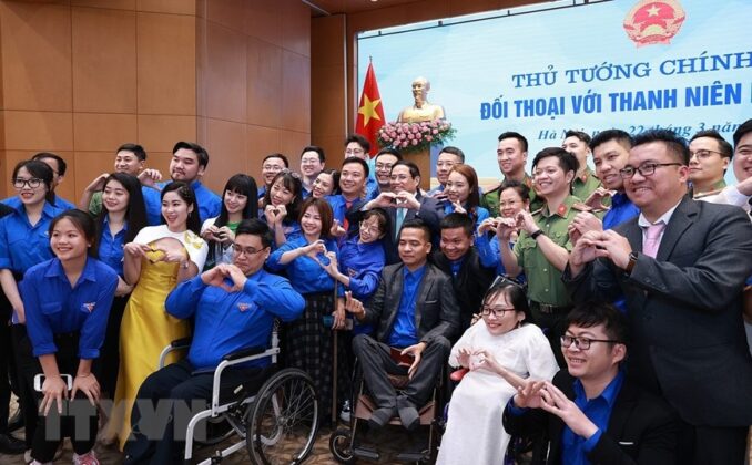 19 min 4 678x420 - Hình ảnh Thủ tướng Phạm Minh Chính tham gia đối thoại với thanh niên