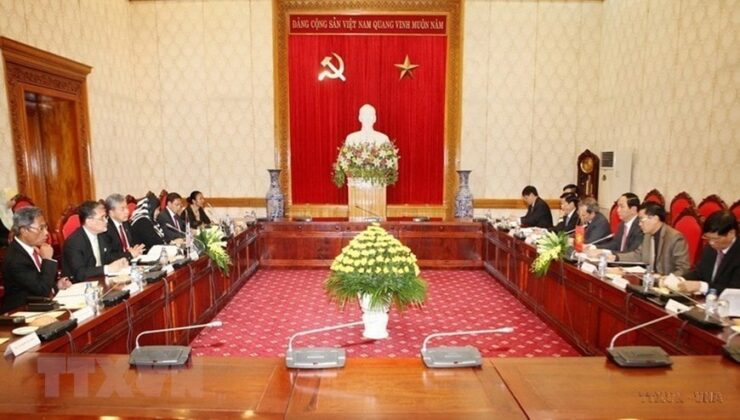 Bộ trưởng Bộ C&ocirc;ng an Trần Đại Quang hội đ&agrave;m với Ph&oacute; Chủ tịch Đảng UMNO ki&ecirc;m Bộ trưởng Bộ Nội vụ Malaysia Dato&rsquo; Seri Dr. Ahmad Zahid Hamidi thăm Việt Nam, ng&agrave;y 14/5/2014. (Ảnh: Do&atilde;n Tấn/TTXVN)