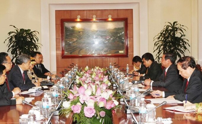 Ủy vi&ecirc;n Bộ Ch&iacute;nh trị, Thường trực Ban B&iacute; thư L&ecirc; Hồng Anh tiếp Ph&oacute; Chủ tịch Đảng UMNO, Bộ trưởng Bộ Nội vụ Malaysia Dato&rsquo; Seri Dr. Ahmad Zahid Hamidi sang thăm Việt Nam, ng&agrave;y 15/5/2014. (Ảnh: Phương Hoa/TTXVN)