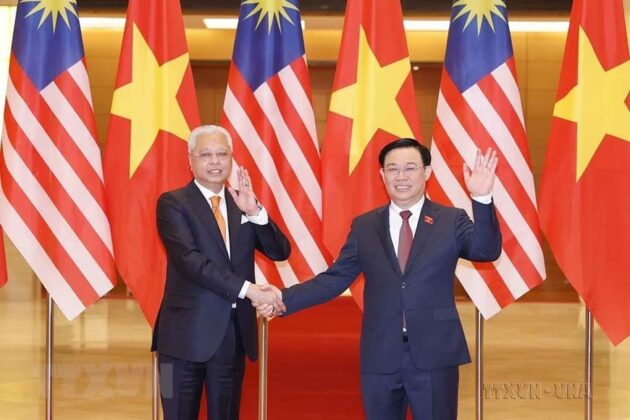 Chủ tịch Quốc hội Vương Đ&igrave;nh Huệ hội kiến Thủ tướng Malaysia Dato Sri Ismail Sabri bin Yaakob thăm ch&iacute;nh thức Việt Nam, ng&agrave;y 21/3/2022. (Ảnh: Do&atilde;n Tấn/TTXVN)