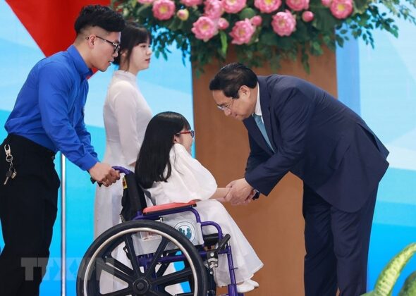 4 min 37 590x420 - Hình ảnh Thủ tướng Phạm Minh Chính tham gia đối thoại với thanh niên