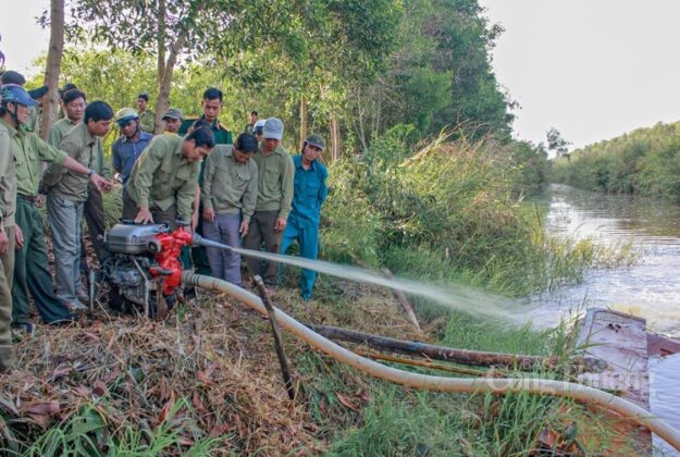 Trong những ng&agrave;y n&agrave;y, tất cả c&aacute;c tổ m&aacute;y bơm nước đều được tăng cường đến c&aacute;c khu vực trọng điểm