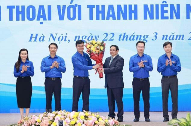 7 min 21 635x420 - Hình ảnh Thủ tướng Phạm Minh Chính tham gia đối thoại với thanh niên