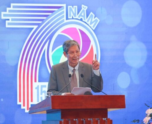 &Ocirc;ng Chu Ch&iacute; Th&agrave;nh, nguy&ecirc;n Chủ tịch Hội NSNA Việt Nam, đại diện NSNA qua c&aacute;c thời kỳ ph&aacute;t biểu. (Ảnh: Thanh T&ugrave;ng/TTXVN)