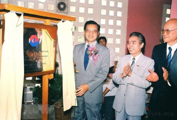Thủ tướng Malaysia Mahathir Mohamad dự Lễ khai trương hoạt động Ng&acirc;n h&agrave;ng Li&ecirc;n doanh Việt Nam-Malaysia VID Public Bank, ng&agrave;y 21/4/1992. (Ảnh: Kim H&ugrave;ng/TTXVN)