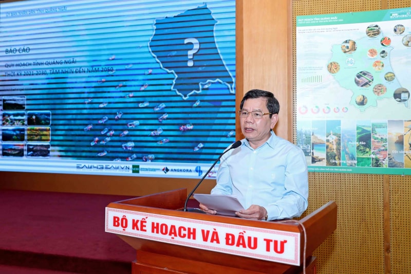 Chủ tịch UBND tỉnh Quảng Ngãi Đặng Văn Minh cho biết, Quy hoạch tỉnh Quảng Ngãi lựa chọn phát triển theo hướng hài hòa và bền vững