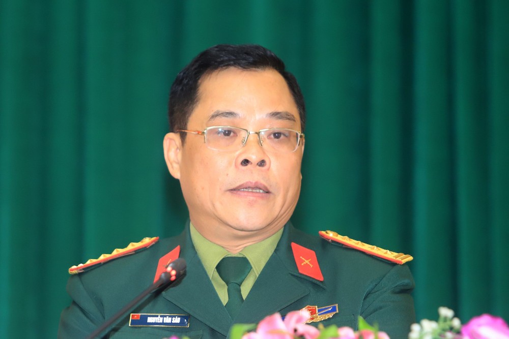 Đại tá Nguyễn Văn Sáu thông tin về hội thảo với các cơ quan báo chí
