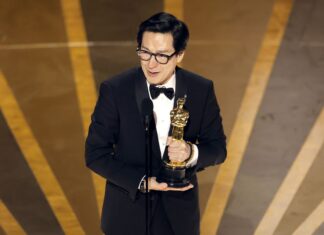 Oscar 2023: Nam diễn viên Quan Kế Huy đoạt tượng vàng Oscar 2023: Nam diễn viên Quan Kế Huy đoạt tượng vàng