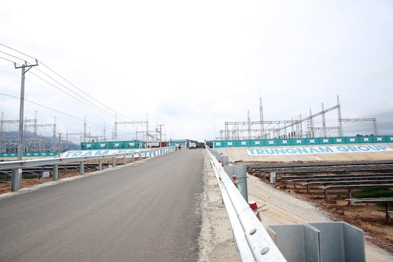 Dự án Trạm biến áp 500kV và đường dây 220500kV kết hợp Nhà máy điện mặt trời Trung Nam Thuận Nam 450 MW .