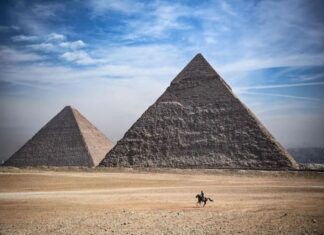 Tìm kiếm bí mật trong Đại kim tự tháp Giza 4.500 tuổi