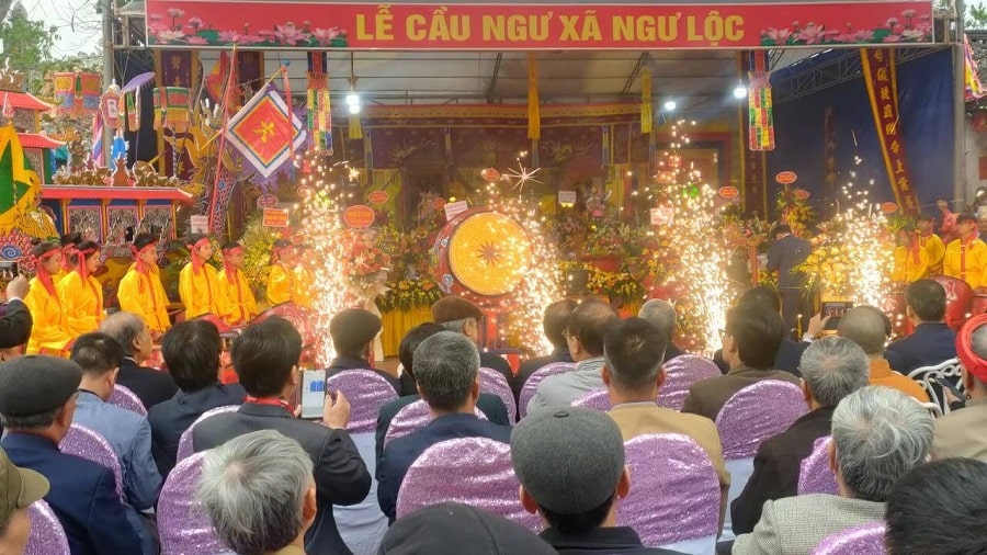 Le hoi cau ngu nam 2023 min - Chen chân lên chùa xem Lễ hội cầu ngư lớn nhất xứ Thanh
