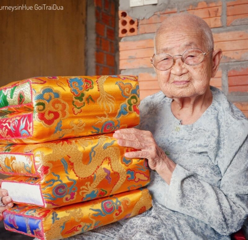 Me Cong Ton Nu Tri Hue min 800x774 - Vị Công tôn nữ cuối cùng làm gối tựa cung đình Huế qua đời ở tuổi 101