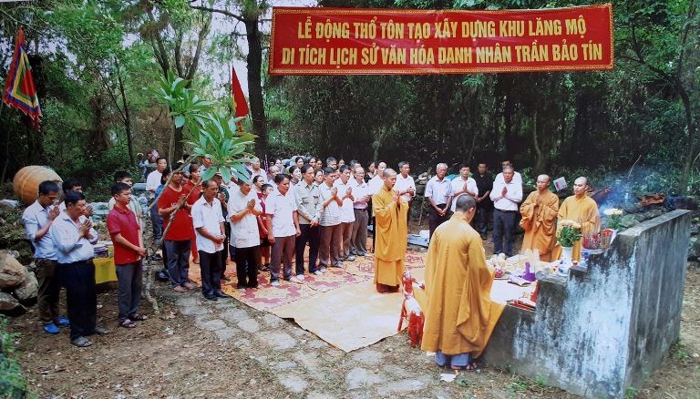 Mộ và đền thờ Bảng nhãn Trần Bảo Tín trên núi Hồng Lĩnh
