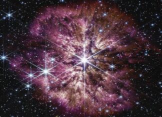 NASA công bố bức ảnh chưa từng thấy về ngôi sao sắp chết NASA công bố bức ảnh chưa từng thấy về ngôi sao sắp chết