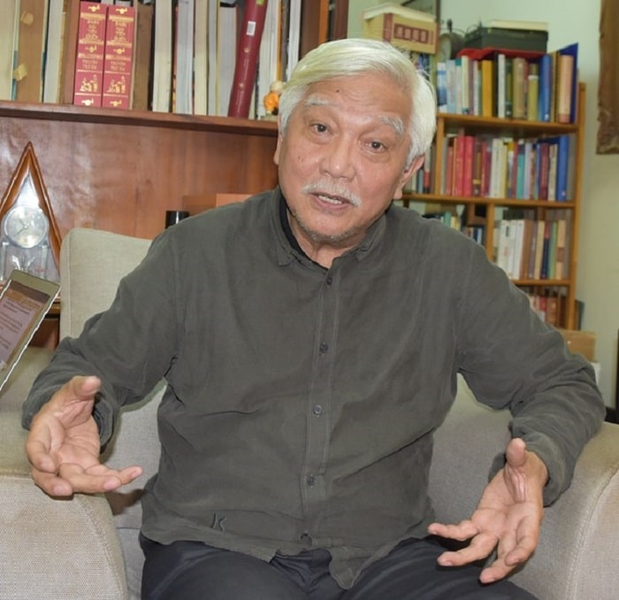 Nhà sử học Dương Trung Quốc.