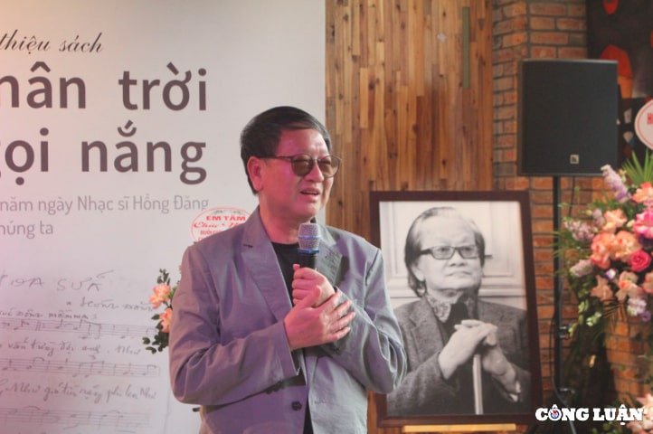 Nhac si Duc Trinh chia se min - Ra mắt 'Chân trời gọi nắng' - khúc hát cuộc đời cố nhạc sĩ Hồng Đăng