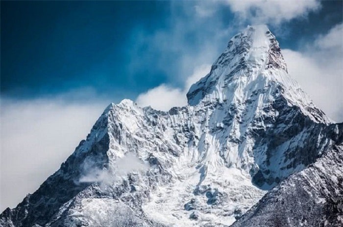 Núi Ama Dablam, đông Nepal