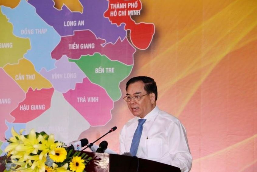 Chủ tịch UBND tỉnh Bến Tre Trần Ngọc Tam phát biểu tại hội nghị