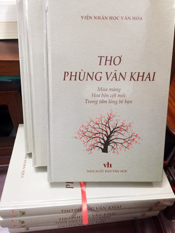 Tập thơ mới của nhà văn Phùng Văn Khai.