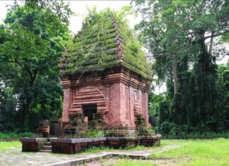 Những tháp Chăm… không trầm mặc – Bài cuối: Báu vật của du lịch ở Nam Trung Bộ Những tháp Chăm… không trầm mặc - Bài cuối: Báu vật của du lịch ở Nam Trung Bộ