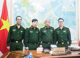 “Người thầy” – xanh thẳm nỗi đời, chất chứa yêu thương – Tác giả: Phùng Văn Khai “Người thầy” - xanh thẳm nỗi đời, chất chứa yêu thương - Tác giả: Phùng Văn Khai